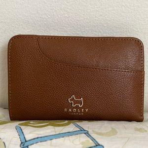 Radley London Medium Zip Wallet